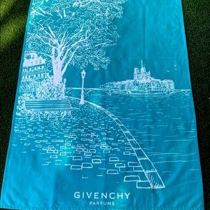 GIVENCHY Parfums Parisian Break Microfiber Towel 51" x 32" NWT